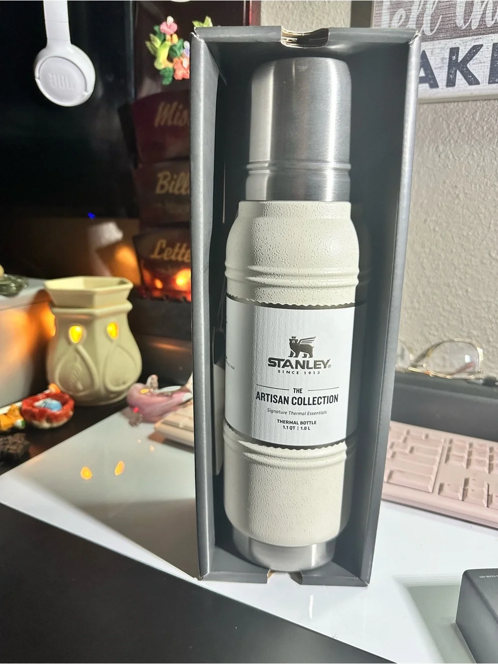 Stanley White Artisan Collection Thermal Bottle Box - Picture 2 of 6